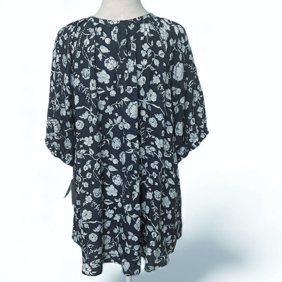 Angels Blouse - Picture 5 of 6